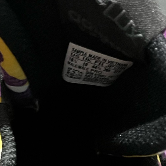 Adidas - Picture 6 of 6